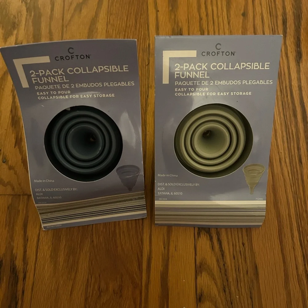 Lot: 2 Packs of 2 Packs (4 Total) Of Crofton Collapsible Funnels 1 Blue 1 Green